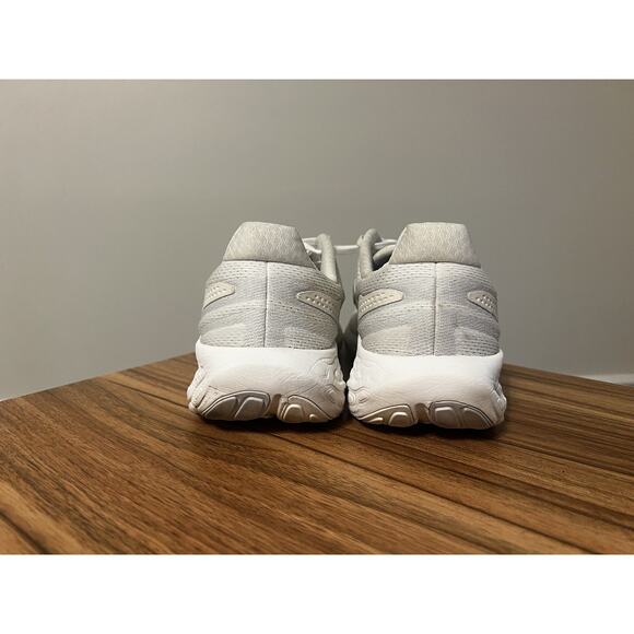 New Balance Fresh Foam x 1080v13 Womens Size 11B White Running Shoes Sneakers - Picture 6 of 9